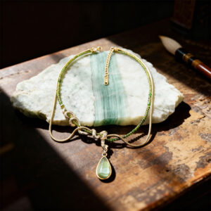 Snake - Design Olive Green Crystal Wood