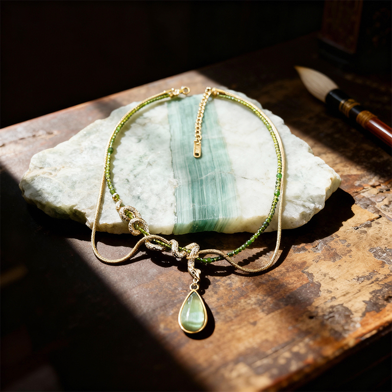 Snake - Design Olive Green Crystal Wood