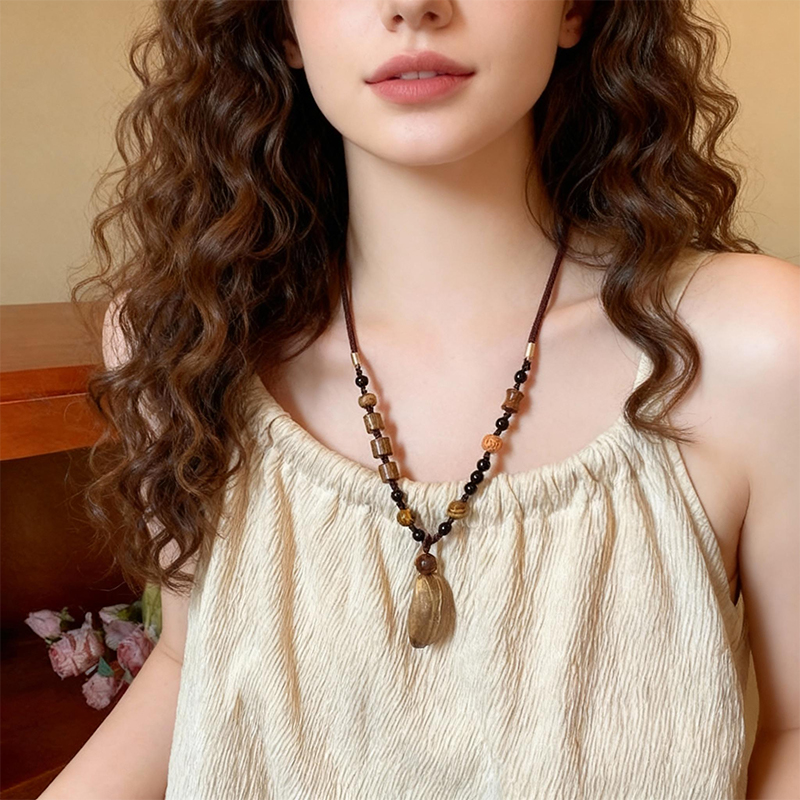 Vintage Caramel Bodhi Pendant Necklace - Image 4