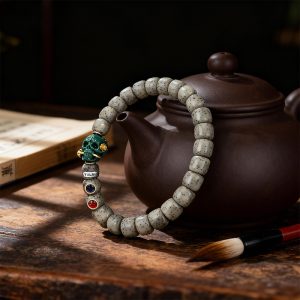 Natural Moon and Star Bodhi Bracelet with Artistic Accessory