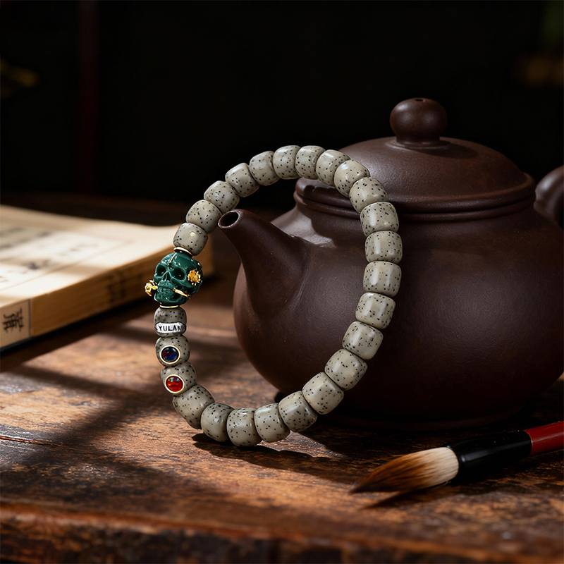 Natural Moon and Star Bodhi Bracelet with Artistic Accessory