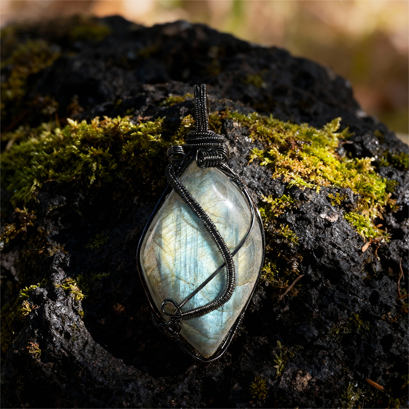 Handmade Labradorite Wire-Wrapped Pendant Necklace - Image 3